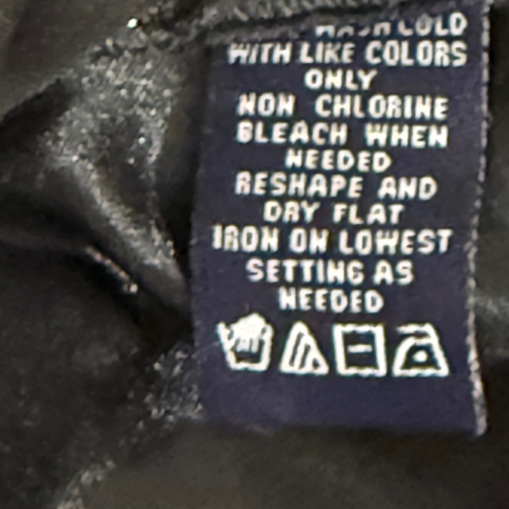 Jones Wear Black Crochet V-Neck Short Sleeve Top New with tags - Picture 12 of 12